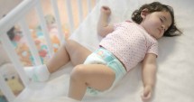Stire din Sănătate : De ce se irită pielea bebelușilor