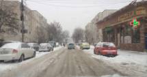 Stire din Social : GALERIE FOTO. IARNA ȘI-A INTRAT ÎN DREPTURI! SE CIRCULĂ JALNIC PE STRĂZILE DIN CONSTANȚA