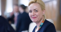 Stire din Fun : A apărut "demisia" ministrei Carmen Dan! "Oameni au ceruto. Sînt icopetentă!"