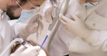Stire din Eveniment : Un dentist a scăpat o șurubelniță în gâtul unei paciente în timp ce o trata