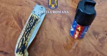 Stire din Eveniment : Tânăr de 22 de ani depistat cu droguri și arme albe asupra lui