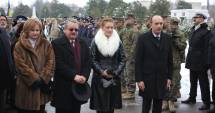 Stire din Politică-Administrație : Galerie foto. Eroii care au luptat pentru patrie, comemorați la Cimitirul Central