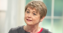 Stire din Actualitate : O deputată britanică anti-Brexit, amenințată  pe Twitter  că îi vor fi uciși copiii și nepoții
