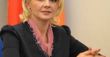 Stire din Politică-Administrație : Deputatul Claudia Boghicevici propune ca bugetarii să primească vouchere culturale