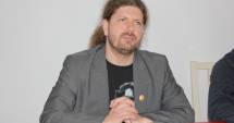 Stire din Politică-Administrație : Deputatul Remus Cernea a pus  gând rău Delfinariului din Constanța