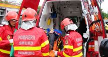 Stire din Eveniment : Două persoane încarcerate în urma unui accident, la intersecția străzilor Soveja cu Primăverii