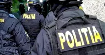 Stire din Eveniment : Țigări de contrabandă ascunse în pădure și în casele suspecților. O rețea cu minor implicat, destructurată de polițiști