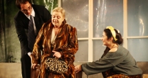 Stire din Cultură-Educație : "Desculț în parc",  pe scena  Teatrului de Stat