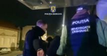 Stire din Eveniment : Detalii cumplite în cazul fetiței de cinci ani care a fost violată: „Două minute a lipsit tatăl să le ia suc”