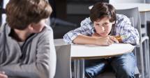 Stire din Cultură-Educație : Generația Iphone, "praf" la simularea Evaluării Naționale!