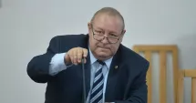 Stire din Politică-Administrație : PNL ia în calcul sesizarea CCR după desemnarea lui Adrian Veștea ca premier. „Nicușor Dan a încălcat Constituția”