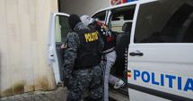 Stire din Eveniment : 17 persoane care traficau o substanţă psihoactivă nouă sunt cercetate. Vindeau doza cu 10 lei!