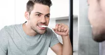 Stire din Sănătate : Vă puteți spăla pe dinți înainte de analizele de sânge?