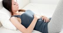 Stire din Sănătate : Cât de normale sunt durerile menstruale? Dismenoreea poate ascunde boli grave