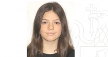 Stire din Eveniment : O fetiță de 14 ani a dispărut de acasă. Este căutată în tot județul