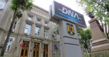 Stire din Eveniment : DNA a descins la Consiliul Județean Brăila și la un club sportiv. Ancheta este în desfășurare