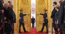 Stire din Actualitate : Ursul la miere. Moscova: blitzkrieg cu democrația
