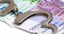 Doi angajați ai unei bănci au golit contul unui client și i-au furat 140.000 €