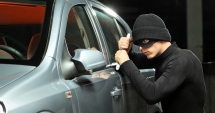 Stire din Eveniment : Doi minori au spart mașini pe bandă rulantă în Constanța