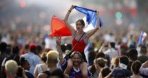 Stire din Actualitate : Suporteri ai Franței, morți după victoria echipei naționale la Cupa Mondială