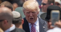 Stire din Actualitate : Trump își apără echipa de miliardari: "Nu îmi doresc un om sărac în aceste posturi"