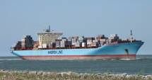 Stire din Actualitate : Două nave au eșuat în Canalul Suez