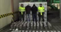 Stire din Actualitate : Suporteri de fotbal, prinși cu jumătate de tonă de cocaină. Unde au ascuns drogurile