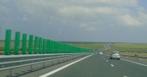 Stire din Eveniment : Prins pe autostradă, "zburând" cu 214 km/h