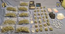 Stire din Eveniment : Un kilogram de canabis, 25 grame cocaină şi MDMA descoperite în urma unor percheziţii domiciliare