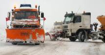 Stire din Eveniment : COD GALBEN DE VISCOL / Drumarii din Constanța acționează cu materiale antiderapante