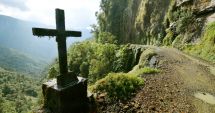 Stire din Actualitate : Cea mai periculoasă șosea din lume. "Drumul morții" a făcut sute de victime în fiecare an