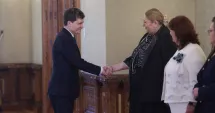Stire din Politică-Administrație : Diana Șoșoacă susține că Nicușor Dan a organizat în mod neconstituțional consultările