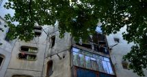 Stire din Eveniment : Doi soți au fost răniți, după ce buteliile ținute pe balcon au explodat