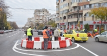 Stire din Eveniment : Galerie foto. SENS GIRATORIU PE B-DUL LĂPUȘNEANU, COLȚ CU NICOLAE IORGA