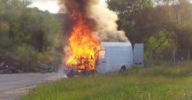 Stire din Eveniment : UPDATE. Arde o dubă încărcată cu MOTORINĂ! Intervin pompierii constănțeni