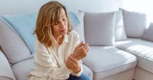 Stire din Sănătate : Afecțiuni care duc la dureri în articulația degetelor
