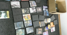 Stire din Eveniment : Trei bărbați care vindeau dvd-uri piratate au rămas fără marfă