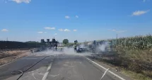Stire din Eveniment : Accident grav la Hârșova. O autocisternă cu benzină a luat foc după impactul cu un buldoexcavator