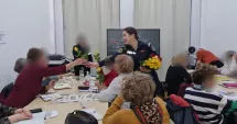 Stire din Eveniment : Mame și bunici din Constanța, surprinse de polițiști cu un gest simbolic