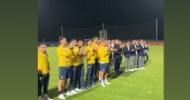 Stire din Sport : Tricolorii, primiți de fanii emoţionaţi, la Mogoșoaia. S-a lăsat cu lacrimi de fericire, autografe şi multă recunoştinţă