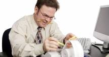 Stire din Economie : Economiștii și contabilii privaților muncesc din greu pentru Fisc