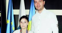 Stire din Politică-Administrație : Primarul George Scupra a premiat-o pe halterofila Bianca Andreea Stanciu