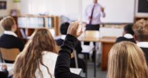 Stire din Cultură-Educație : Elevii ar putea învăţa la şcoală despre fraudele bancare în cadrul orelor de educație financiară