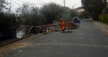 Stire din Politică-Administrație : Locuitorii unei străzi din Eforie, în pericol: s-a surpat malul Lacului Techirghiol. Primarul caută soluții