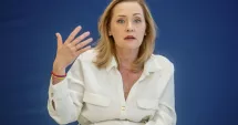 Stire din Politică-Administrație : Elena Lasconi, atac frontal la Nicușor Dan! „Veți fi primul președinte demis din istorie”