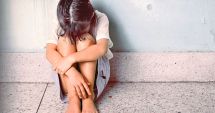 Stire din Eveniment : Profesor de matematică, acuzat că abuza o elevă de 13 ani. „A ciupit-o de zona intimă”