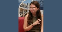 Stire din Cultură-Educație : O elevă a Colegiului Pedagogic va coordona propriu-i cenaclu, la Biblioteca Județeană