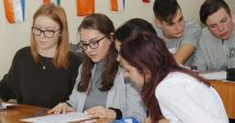 Stire din Cultură-Educație : Au fost desemnați câștigătorii Școlii de Afaceri pentru elevi