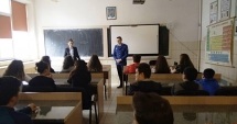 Stire din Eveniment : Elevii constănțeni, vizitați de jandarmi  și reprezentanți  ai Agenției Naționale Antidrog