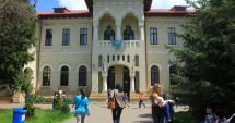 Stire din Cultură-Educație : Elevii de la Pedagogic se pregătesc pentru Concursul Național "Euroscola"